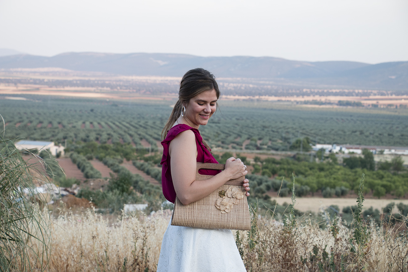 Summer look: white and burgundy 10