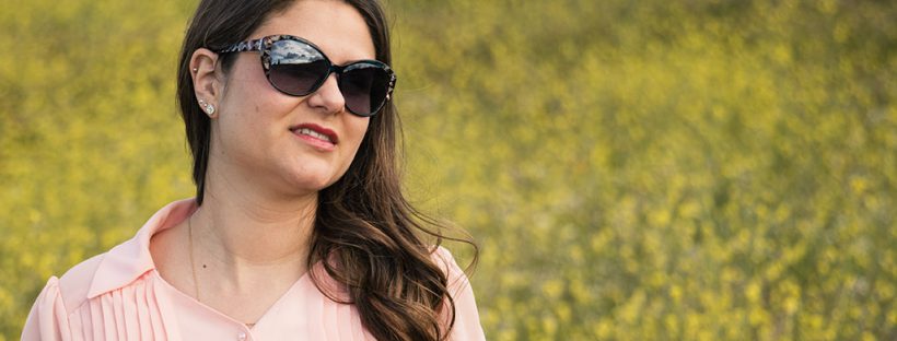 look con camisa rosa